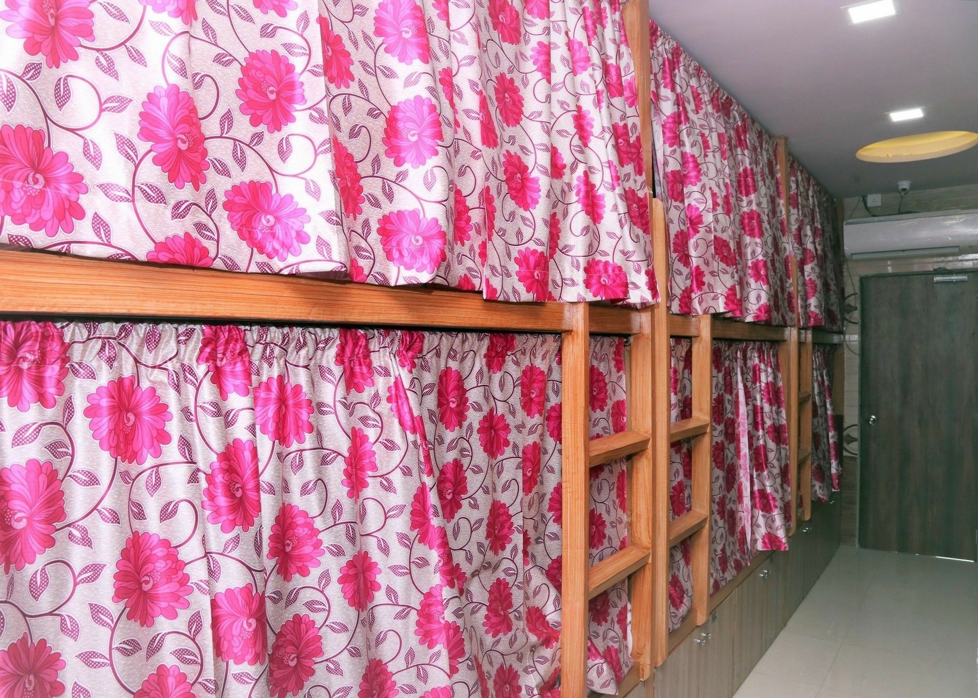 Delta Dormitory Mumbai Exterior foto